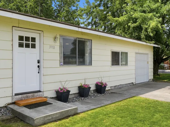 3701 Grant Loop, West Richland, WA 99353