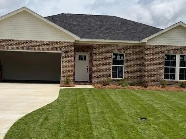120 Edgewood Trl, Headland, AL 36345