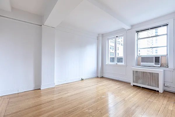 Rented by Manhattan Realty Group | media 4