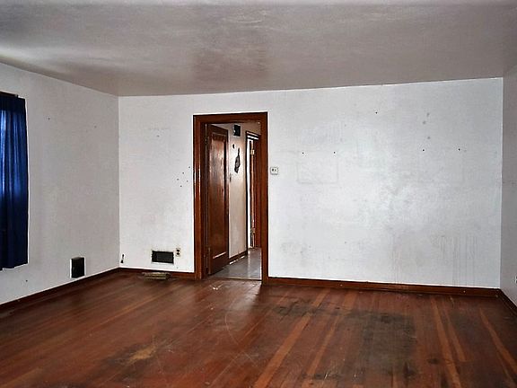 3rd image of 12315 E Valleyway Ave