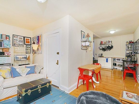 3rd image of 357 E 58th St #W3