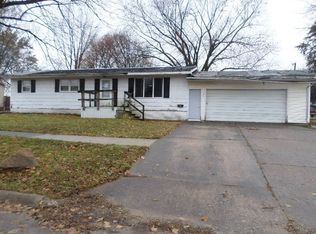209 N Clark St, West Liberty, IA 52776