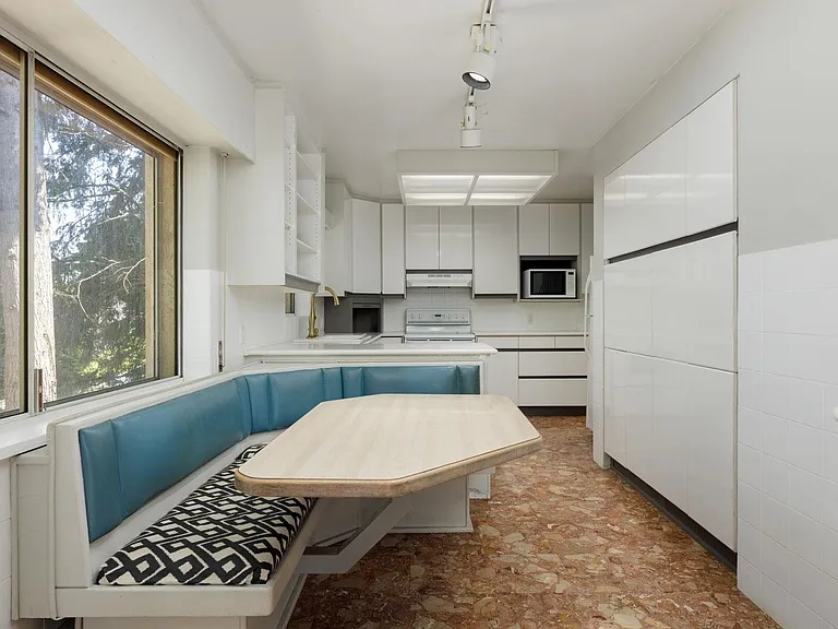 6791 Griffiths Ave — Photo 3