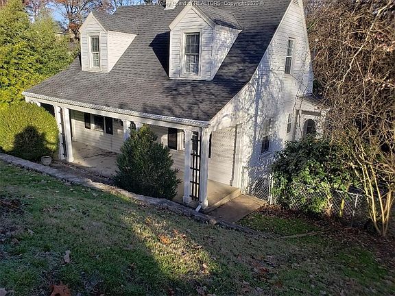 2nd image of 685 Forest Cir