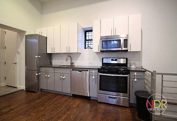 3rd image of 387 Quincy St APT 1