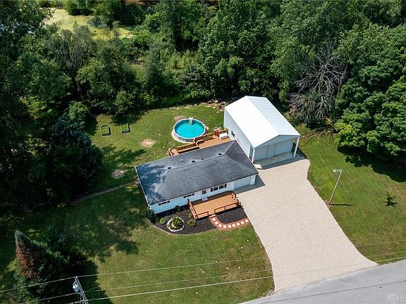 4th image of 3728 West Dr