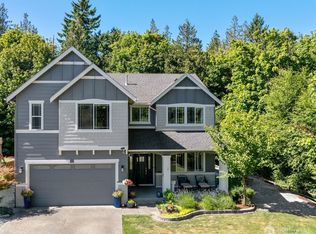 945 Clearwater Ct, Mount Vernon, WA