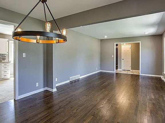 4th image of 6602 NW Park Plaza Dr