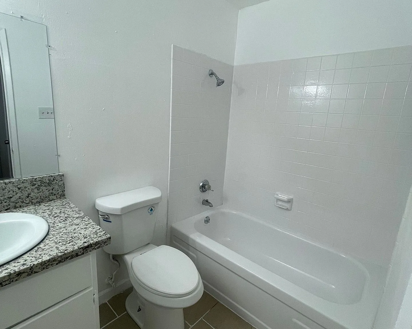 Hillside Apartments — Photo 3