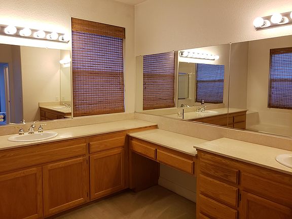 5th image of 1031 Santa Lucia Dr