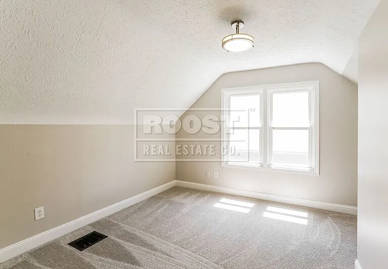 1154 Miller Ave — Photo 9