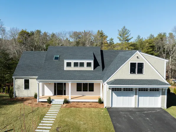 10 Dawson Way, Hatchville, MA 02536