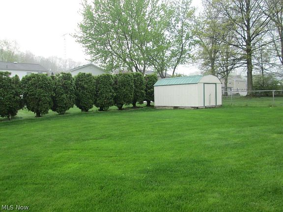 3rd image of 1621 Rosehedge Dr