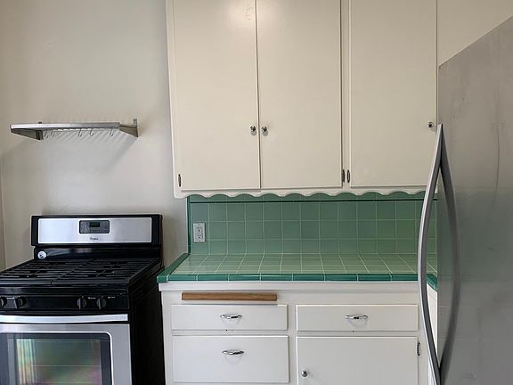 5th image of 1365 S Burnside Ave APT 2