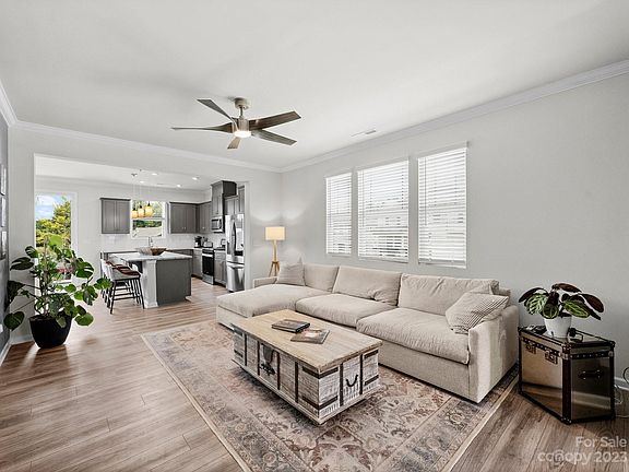 5th image of 19037 Sweet Crabapple Ln