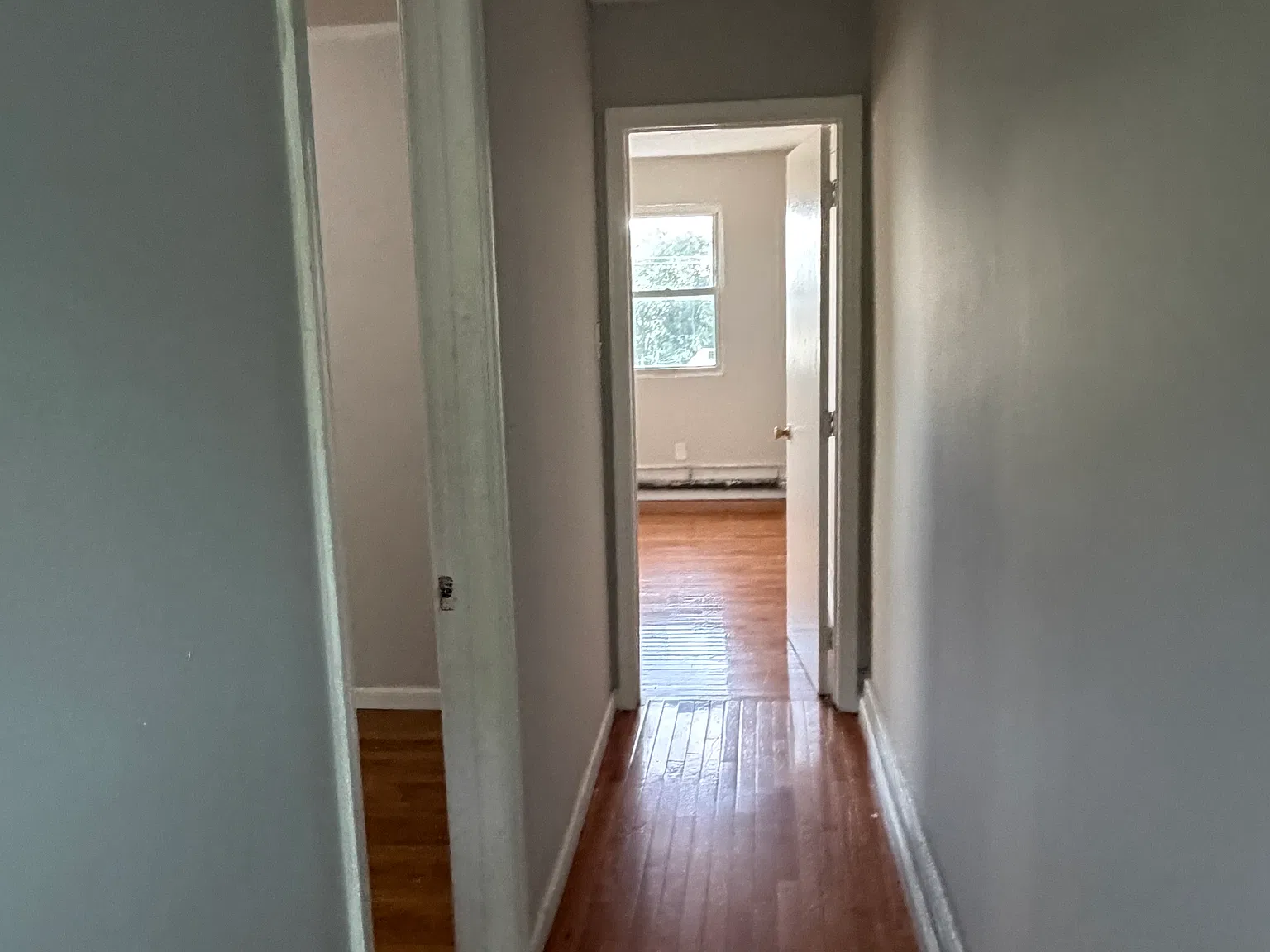 3 bed, 1300 sqft, $1,700 — Photo 2