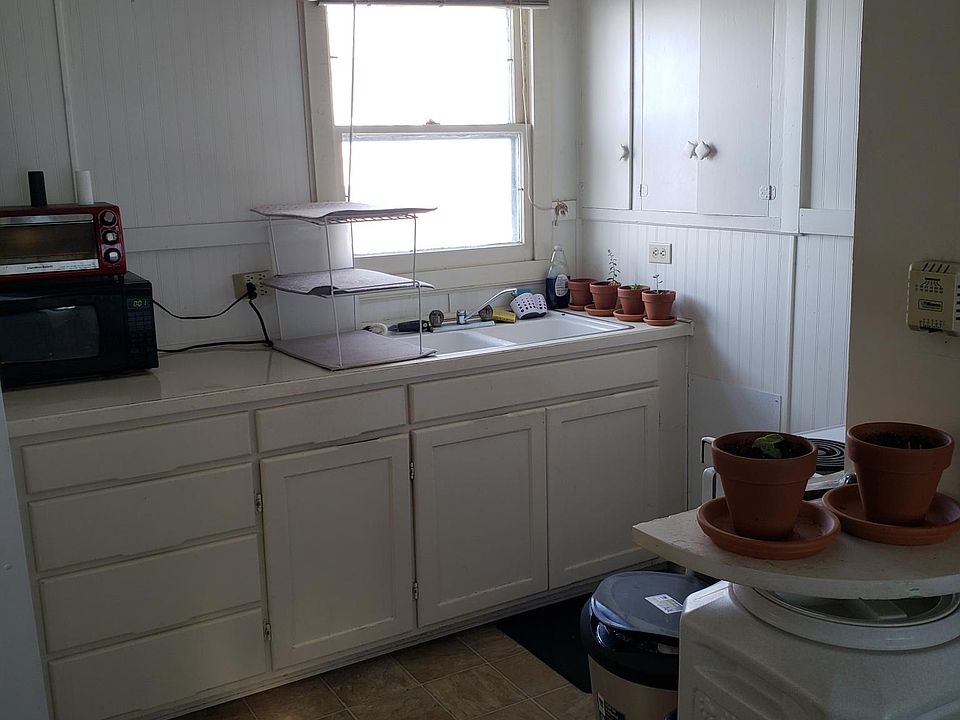 1st image of 413 Harney St