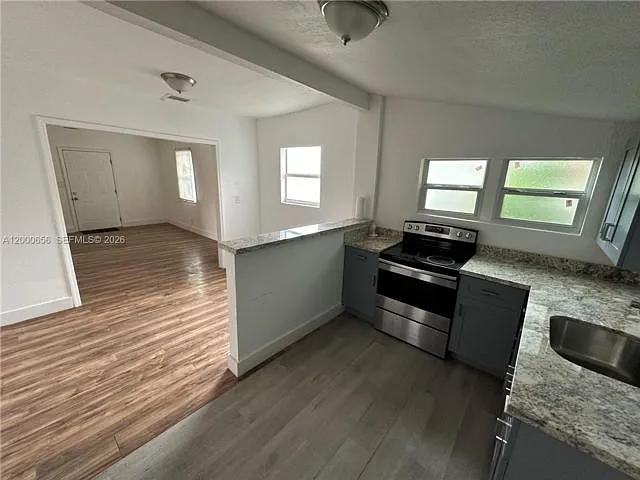 2 bed, 2.0 bath, 1060 sqft, $2,600 — Photo 4