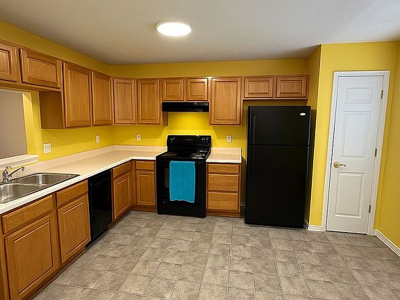 3rd image of 3077 Armory Dr