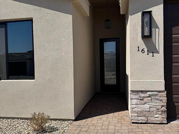 5th image of 1611 E Sandra Dr