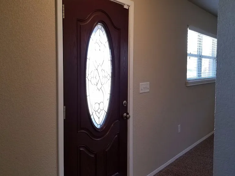913 W Yucca Ave — Photo 1