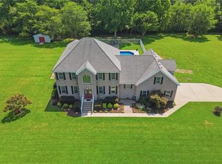 173 Providence Dr, Moyock, NC 27958