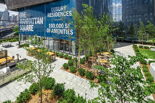 Sold by Extell Marketing Group | media 37