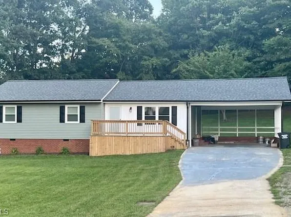 7351 Farmbrook Pl, Thomasville, NC 27360