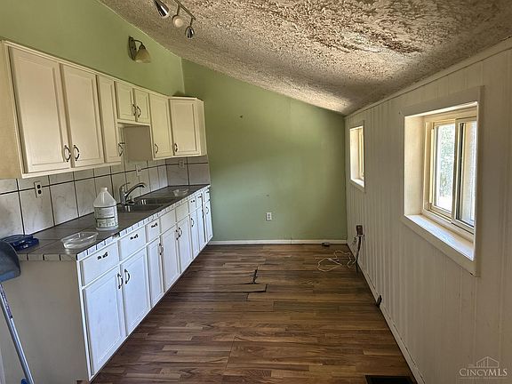 3rd image of 1340 Harmon Ave