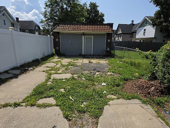 3rd image of 60 Waterville Street