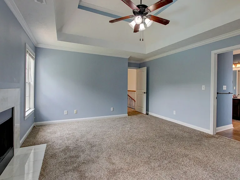716 Cavalier Dr — Photo 18