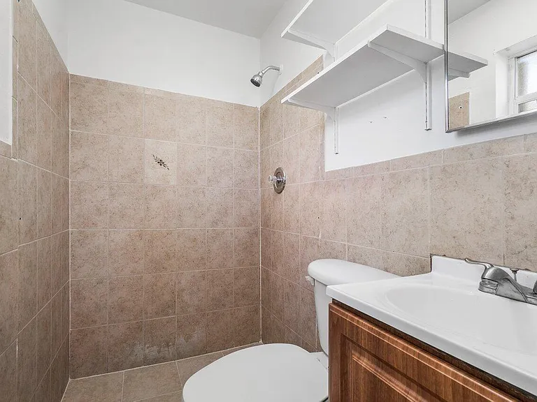 4271 Empress St — Photo 14