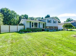 1700 Poppy Dr NW, Mogadore, OH