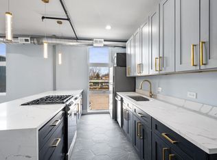 9909 Roosevelt Rd #5, Westchester, IL 60154