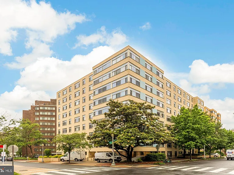 2401 H St NW #209 — Photo 1