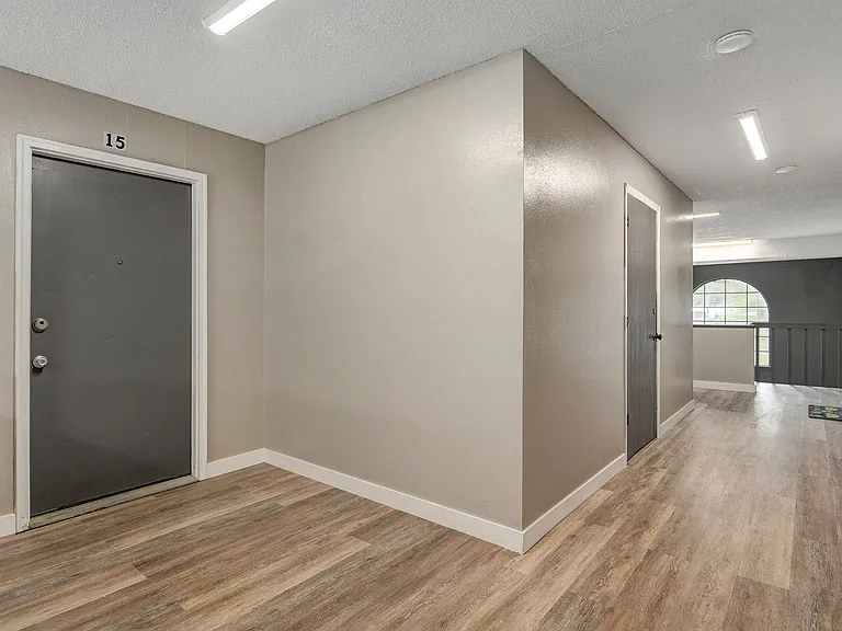 1221 S Park Ave #15 — Photo 15
