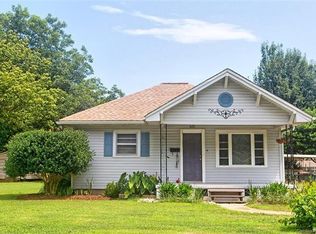 820 Lineberger St, Lowell, NC 28098