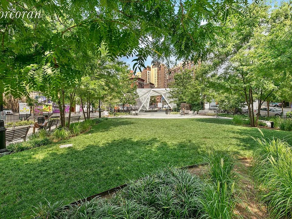 47 Perry St #1B