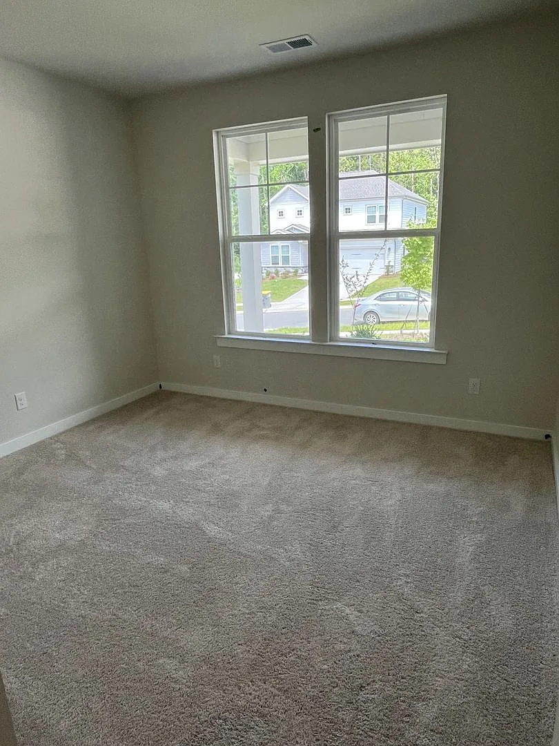 Brand New 4 Bed Concord home with 1 Bed on Main Level! — Photo 4