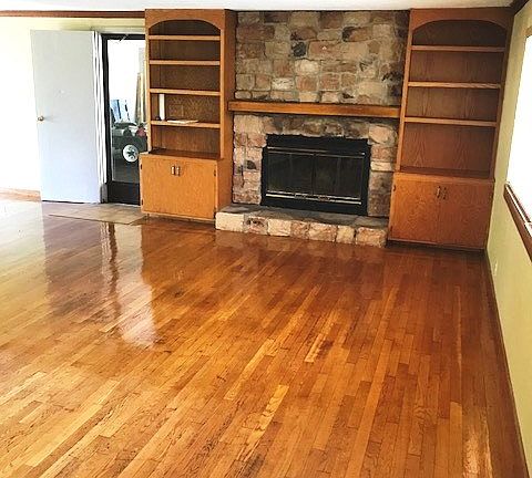 5th image of 940 Woodlawn Dr