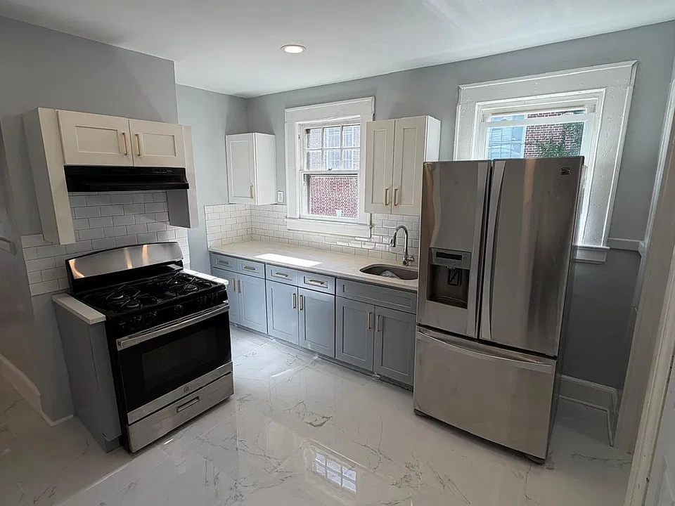 73 Alexander St #2