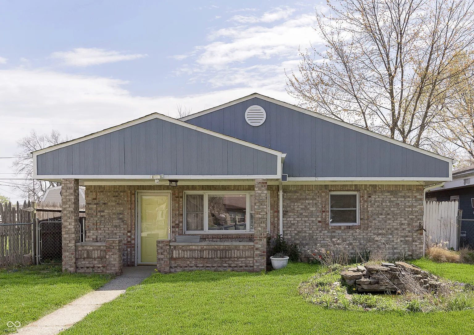 2819 Mars Hill St photo 1