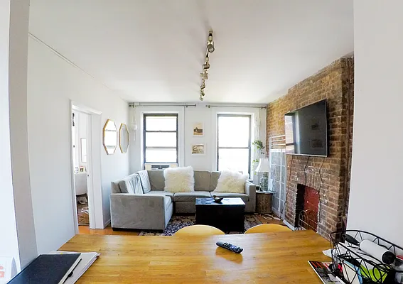 Rented by Roselyn  Fortuna LLC | media 31