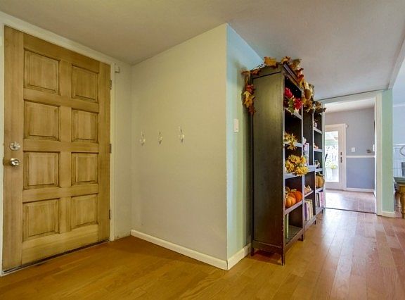 3rd image of 567 Sandalwood Dr