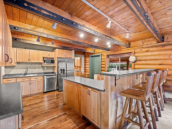 4th image of 140 Aspen Dr