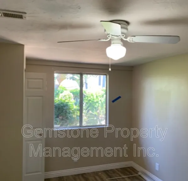 4947 63rd St — Photo 13