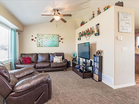 4th image of 3326 E Larson Dr