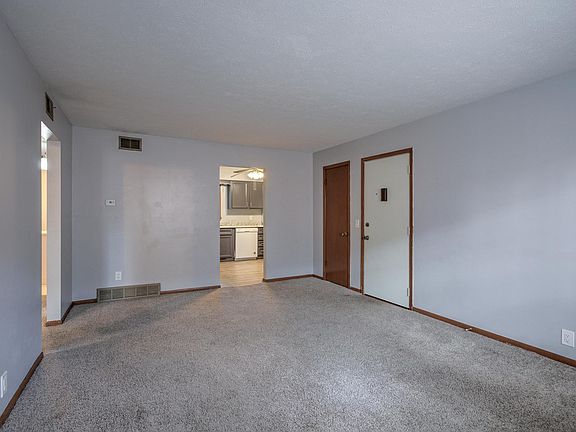3rd image of 4609 California St #5