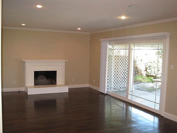 2nd image of 1606 Sandalwood Dr