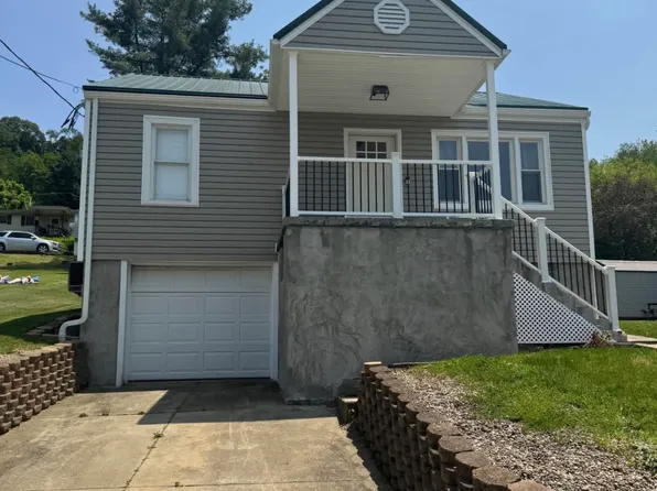 210 Frazier Ave, Bellaire, OH 43906